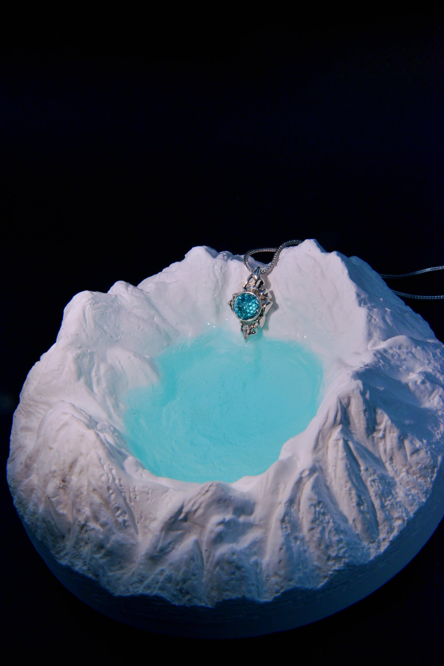 Sayram Lake Sunny Theme Silver Pendant - Women's Style