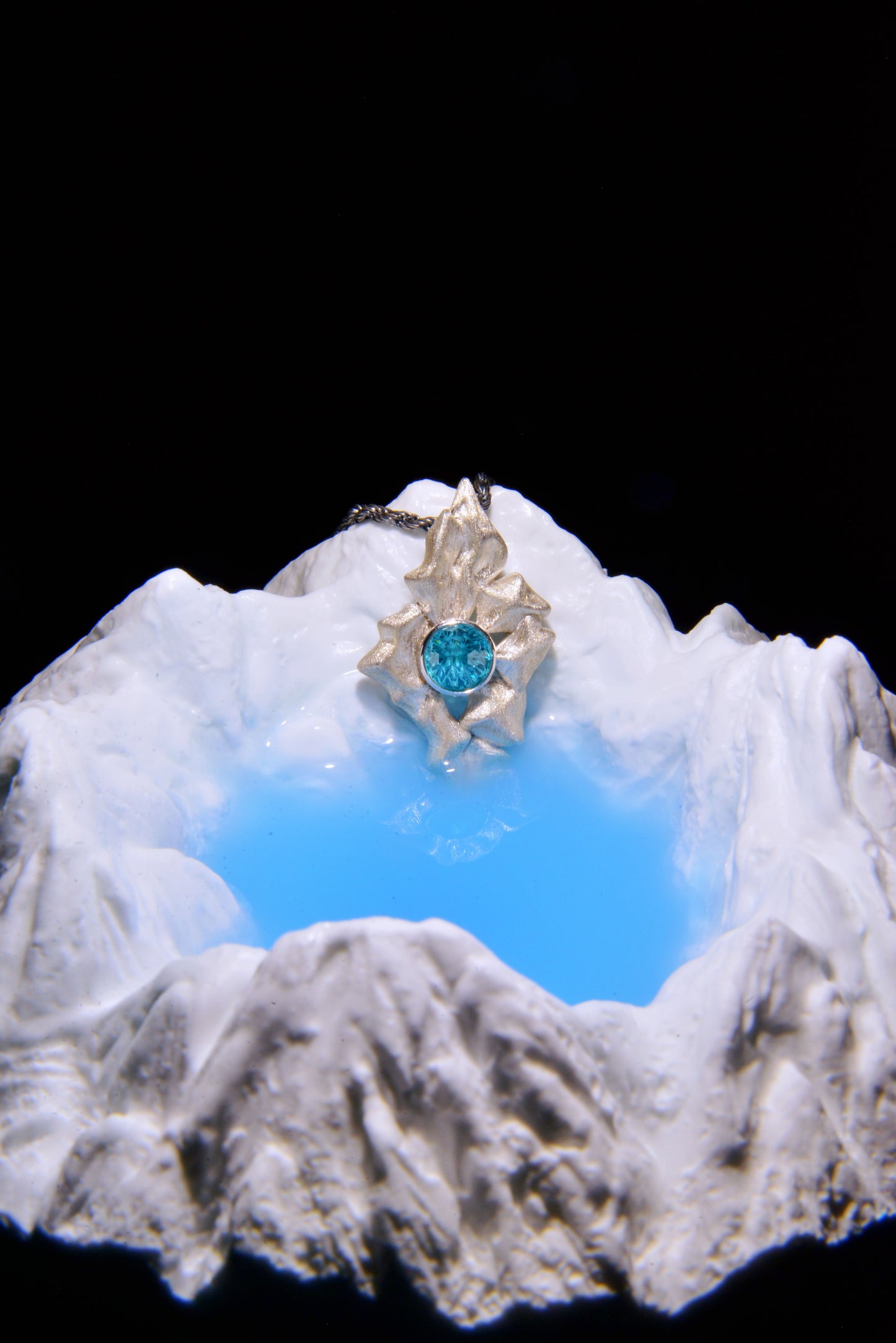 Sayram Lake Sunny Theme Silver Pendant - Men's Style